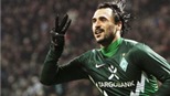 Hugo Almeida, người hùng của Bremen: Hat-trick. Thẻ đỏ. Ra đi